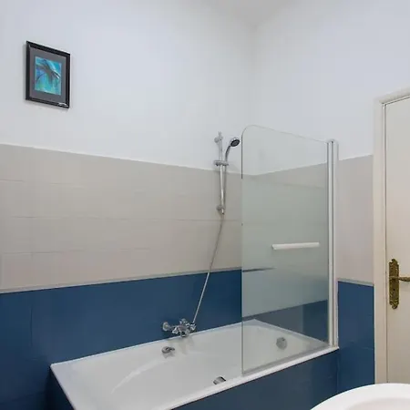 L14 2p Promenade Vue Climatise, Spacieux/ Balcon Apartment